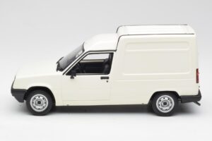 Renault Express Alb Otto 1:18 OT466 Rășină - imaginea 3 din 5