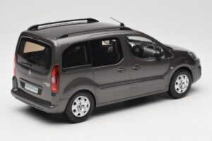 Renault Juvaquatre Break 300 kg Ivoriu Norev 1:18 185260 Metal - imaginea 2 din 6