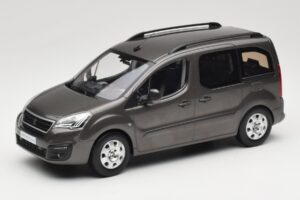 Renault Juvaquatre Break 300 kg Ivoriu Norev 1:18 185260 Metal