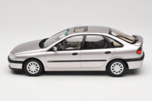 Renault Laguna V6 3.0 Baccara Opal Grey Otto 1:18 OT1185 Rășină - imaginea 3 din 6