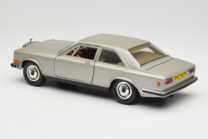 Rolls-Royce Camargue Argintiu Diamond Edition Bburago 1:18 3001-M3 Metal - imaginea 7 din 8