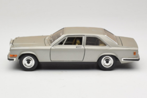 Rolls-Royce Camargue Argintiu Bburago 1:18 3001-M2 Metal - imaginea 4 din 8