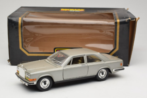 Rolls-Royce Camargue Argintiu Bburago 1:18 3001-M2 Metal - imaginea 8 din 8