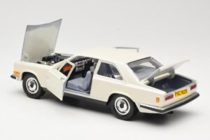 Rolls-Royce Camargue Alb Bburago 1:22 3001-M1 Metal - imaginea 5 din 8