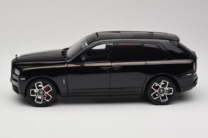 Rolls-Royce Cullinan Negru Cu Gold Coachline & Shadow Wheels OEM 1:18 028-15A Metal - imaginea 4 din 8