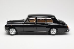 Rolls-Royce Phantom VI EWB Negru Kyosho 1:18 08905BK Metal - imaginea 4 din 8