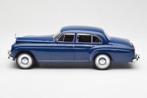 Rolls-Royce Silver Cloud III Flying Spur Mulliner RHD Albastru Închis MCG 1:18 MCG18124 Metal - imaginea 3 din 6