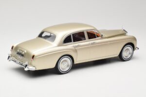 Rolls-Royce Silver Cloud III Flying Spur H.J. Mulliner Auriu MCG 1:18 MCG18058 Metal - imaginea 2 din 6