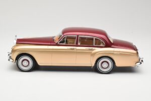 Rolls-Royce Silver Cloud III Flying Spur H.J. Mulliner Roșu & Auriu MCG 1:18 MCG18132 Metal - imaginea 3 din 6