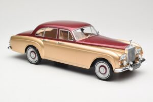 Rolls-Royce Silver Cloud III Flying Spur H.J. Mulliner Roșu & Auriu MCG 1:18 MCG18132 Metal - imaginea 4 din 6