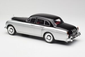 Rolls-Royce Silver Cloud III Mulliner Argintiu & Negru MCG 1:18 MCG18128 Metal - imaginea 5 din 6