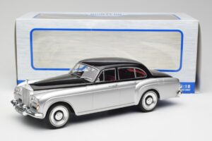 Rolls-Royce Silver Cloud III Mulliner Argintiu & Negru MCG 1:18 MCG18128 Metal - imaginea 6 din 6