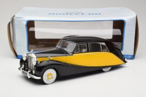 Rolls-Royce Silver Wraith Empress by Hooper Negru & Galben MCG 1:18 MCG18066 Metal - imaginea 6 din 6