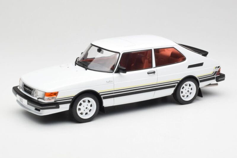 Saab 900 Turbo Alb MCG 1:18 MCG18339 Metal
