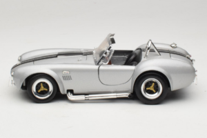 Shelby Cobra 427S/C Argintiu Cu Dungi Negre Road Signature 1:18 92058 Metal - imaginea 4 din 8