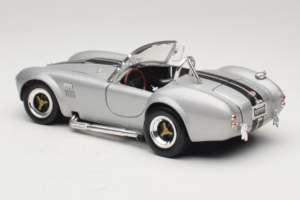 Shelby Cobra 427S/C Argintiu Cu Dungi Negre Road Signature 1:18 92058 Metal - imaginea 7 din 8