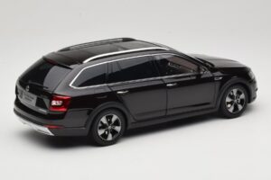 Skoda Octavia Mk4 Combi Maro Paudi Model 1:18 ZMR000005BRA Metal - imaginea 3 din 8
