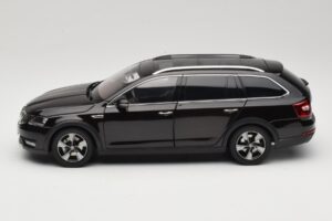 Skoda Octavia Mk4 Combi Maro Paudi Model 1:18 ZMR000005BRA Metal - imaginea 4 din 8