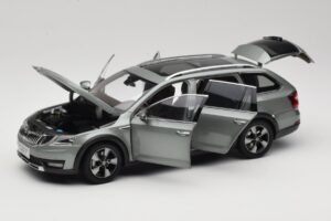 Skoda Octavia Mk4 Combi Verde Paudi Model 1:18 ZMR000005GRU Metal - imaginea 2 din 8