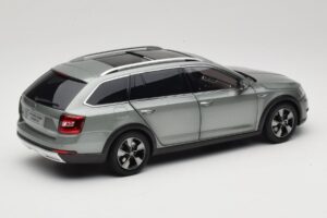 Skoda Octavia Mk4 Combi Verde Paudi Model 1:18 ZMR000005GRU Metal - imaginea 3 din 8