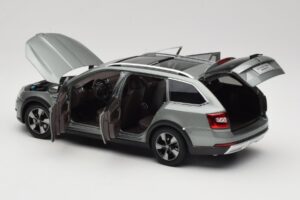 Skoda Octavia Mk4 Combi Verde Paudi Model 1:18 ZMR000005GRU Metal - imaginea 5 din 8