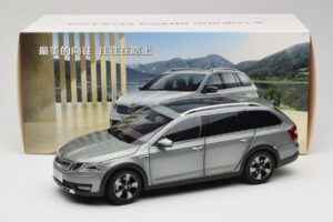Skoda Octavia Mk4 Combi Verde Paudi Model 1:18 ZMR000005GRU Metal - imaginea 8 din 8