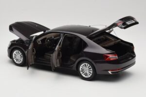 Skoda Superb Mk3 Negru Paudi Model 1:18 ZSS000006BLA Metal - imaginea 5 din 8