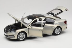 Skoda Superb Mk3 Auriu Paudi Model 1:18 ZSS000006GOLD Metal - imaginea 2 din 8