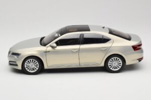 Skoda Superb Mk3 Auriu Paudi Model 1:18 ZSS000006GOLD Metal - imaginea 4 din 8