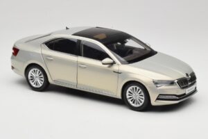 Skoda Superb Mk3 Auriu Paudi Model 1:18 ZSS000006GOLD Metal - imaginea 6 din 8