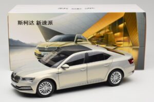 Skoda Superb Mk3 Auriu Paudi Model 1:18 ZSS000006GOLD Metal - imaginea 8 din 8