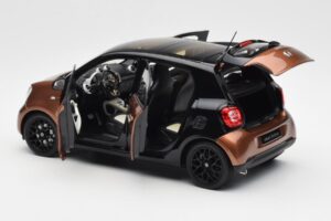 Smart Forfour W453 Negru Hazel Maro Norev 1:18 B66960299 Metal - imaginea 5 din 8