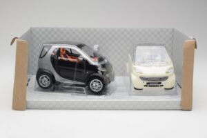 Smart Fortwo Negru & Alb Maisto 1:18 56045 Metal