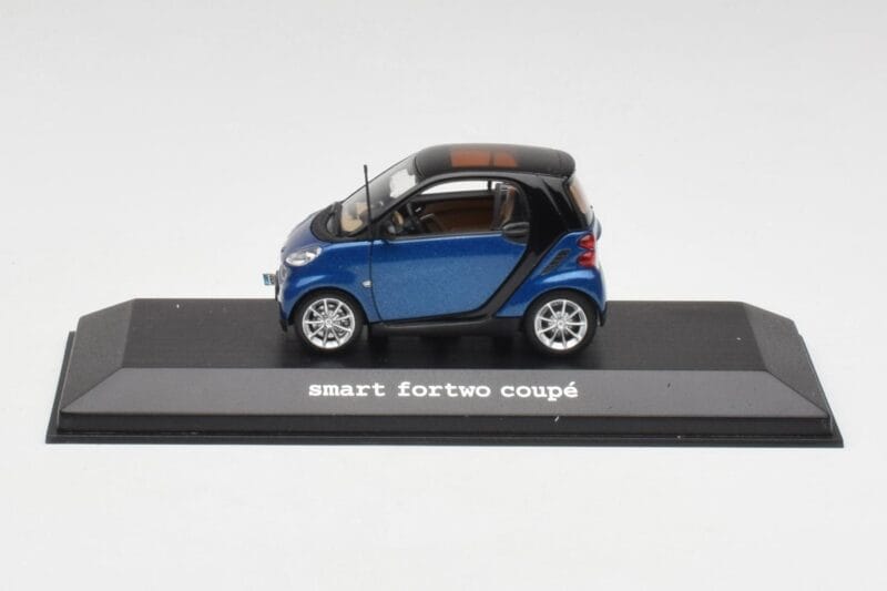 Smart Fortwo Coupe Aqua Albastru Metallic & Negru Minichamps 1:43 Q0022558V001C77Q00 Metal