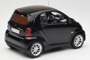 Smart Fortwo Coupé W451 Deep Negru Minichamps 1:18 Q0022563V001C02Q00 Metal - imaginea 3 din 8