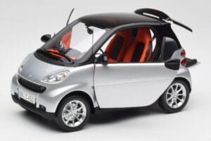 Smart Fortwo Coupé W451 Argintiu & Negru Minichamps 1:18 Q0022528V001C75Q00 Metal - imaginea 2 din 8