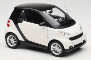Smart Fortwo 451 Coupe Alb Negru Minichamps 1:18 150036302 Metal - imaginea 6 din 8