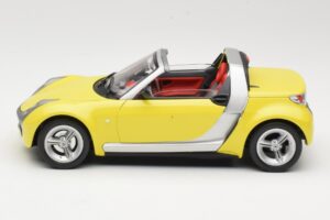 Smart Roadster 452 Galben Bburago 1:18 34099-M2 Metal - imaginea 4 din 8