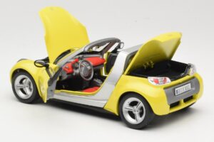 Smart Roadster 452 Galben Bburago 1:18 34099-M2 Metal - imaginea 5 din 8
