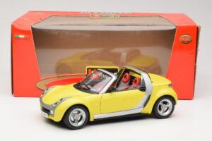 Smart Roadster 452 Galben Bburago 1:18 34099-M2 Metal - imaginea 8 din 8