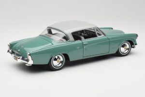 Studebaker Starliner Seafoam Verde & Shasta Alb Maisto 1:18 31651 Metal - imaginea 4 din 8