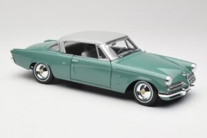 Studebaker Starliner Seafoam Verde & Shasta Alb Maisto 1:18 31651 Metal - imaginea 5 din 8