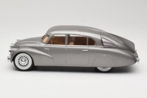 Tatra 87 Gri MCG 1:18 MCG18068 Metal - imaginea 3 din 6