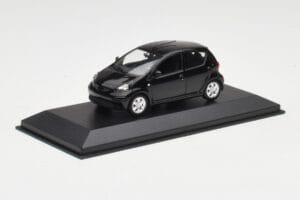 Toyota Aygo AB10 Negru Minichamps 1:43 400166401 Metal - imaginea 2 din 4