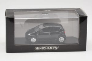 Toyota Aygo AB10 Negru Minichamps 1:43 400166401 Metal - imaginea 4 din 4