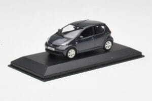 Toyota Aygo AB10 Grey Metallic Minichamps 1:43 AYGO001 Metal - imaginea 2 din 4