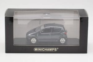 Toyota Aygo AB10 Grey Metallic Minichamps 1:43 AYGO001 Metal - imaginea 4 din 4