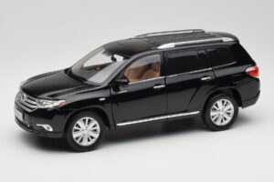 Toyota Highlander XU40 Negru Paudi Model 1:18 2043612-B1 Metal