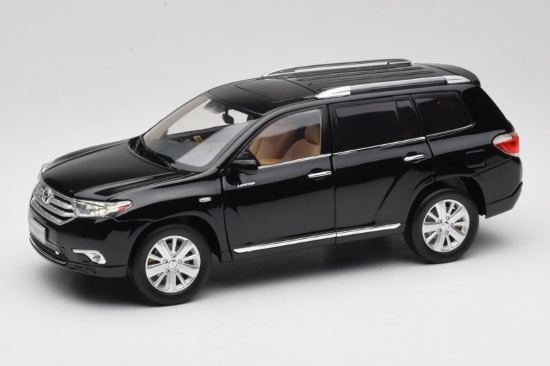 Toyota Highlander XU40 Negru Paudi Model 1:18 2043612-B1 Metal