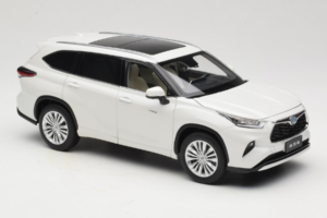 Toyota Highlander XU70 Alb OEM 1:18 26071-2011 Metal - imaginea 6 din 8